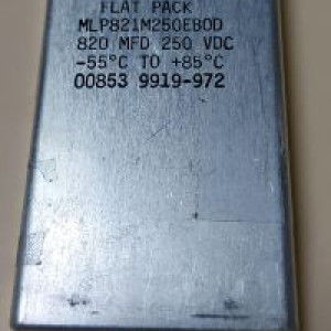 C01CE8 Capacitador Electrolítico 820MFD 250V Aluminio