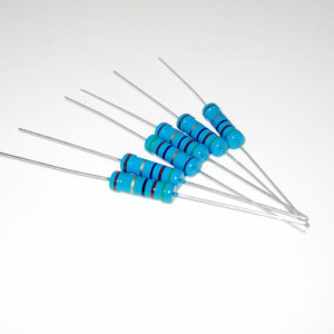 Resistencia 82 Ohm 2W 2 Watt Metal Film Resistor ±1% 56 120 150 180 430 470 680 1-910 Ω Ohm